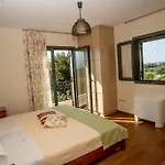 Apartament Korallis *
