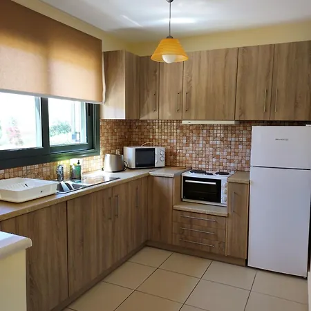 Korallis Villas * Karavados