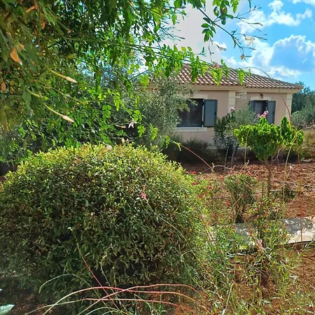 Korallis Villas Apartment Karavados