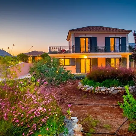 Korallis Villas Karavados