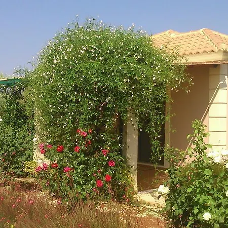 Korallis Villas Karavados